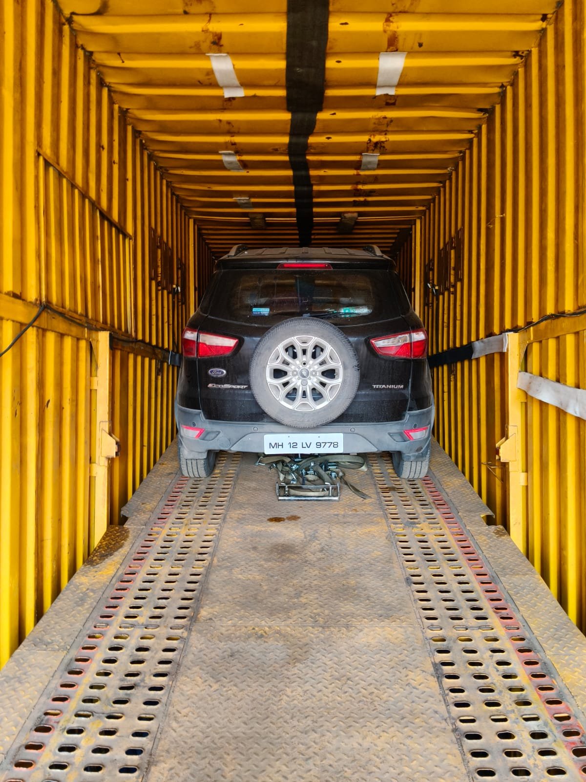 Reliable Car Transport Pune to Rajkot Service